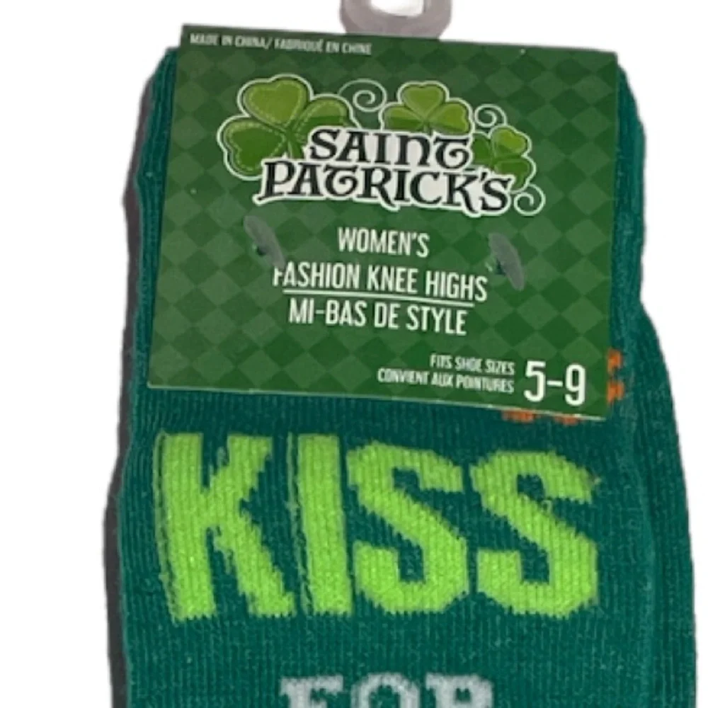 Saint Patrick’s Day Kiss For Luck Crew Socks Green Size 5-9